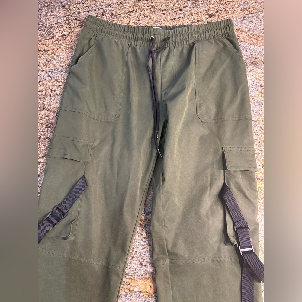 EPTM "The Perfect Example" Green/Navy Cargo Joggers – Size XL – (READ)‎